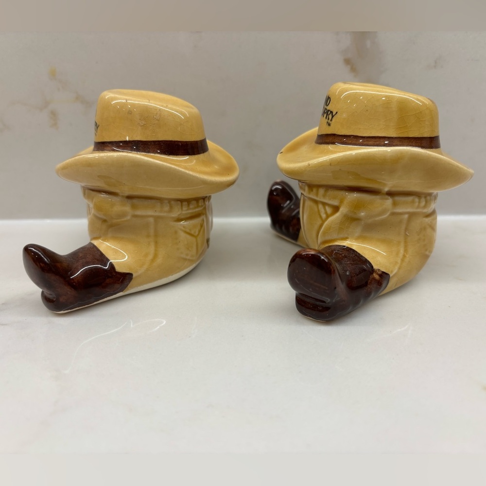 Vintage Grand Ole Opry Ceramic Cowboy Boot & Hat Salt and Pepper Shakers - Picture 4 of 9